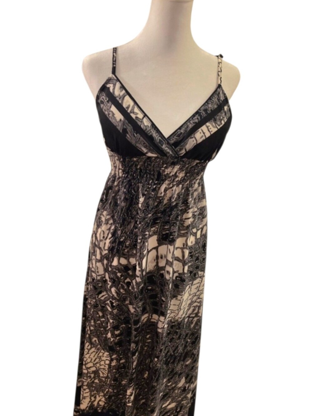 She's Cool Vintage Coquette Black, White, & Gray Printed Maxi Dress Size Medium